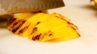 ананас на гриле