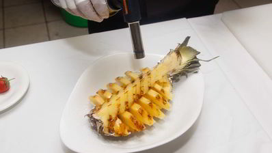 ананас на гриле