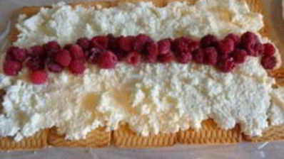 десерт из печенья и творога