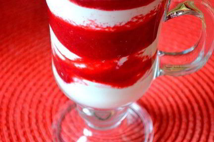 Десерт из творога и слив