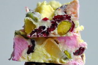 Десерт Каменистая дорога из белого шоколада