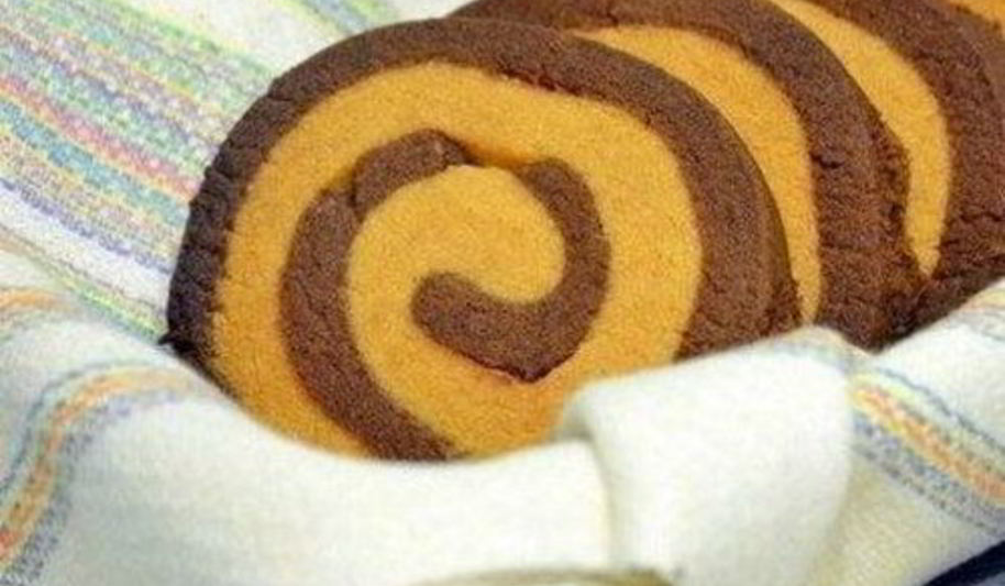 Рецепт десертного рулета день и ночь