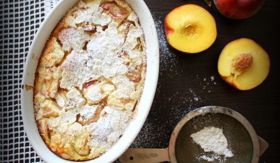 Рецепт клафути с персиками и миндалем