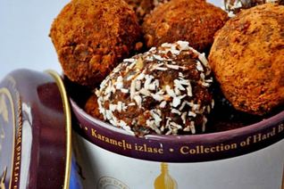 Конфеты из чечевицы и фиников