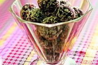 Конфеты из орехов и чернослива