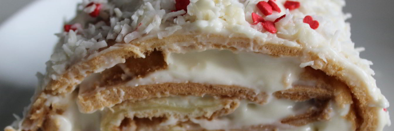 Бисквитный рулет с кокосовым кремом