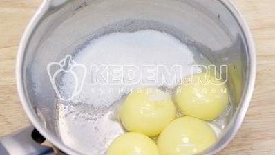 бисквитный рулет с кремом новогодний салют