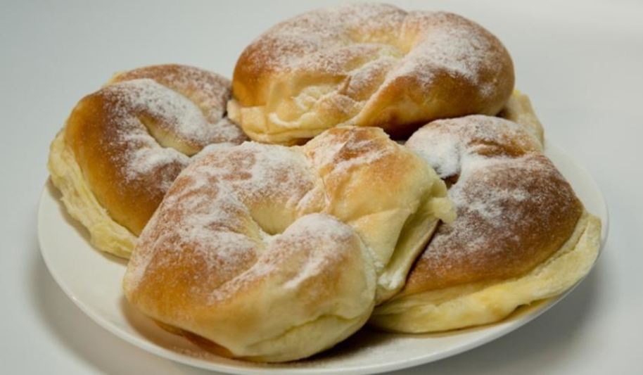Рецепт испанских булочек с заварным кремом
