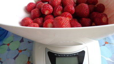 клубнично-ванильный конфитюр с кремом из маршмеллоу