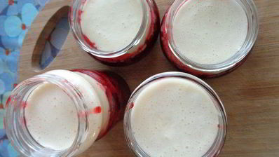 клубнично-ванильный конфитюр с кремом из маршмеллоу