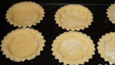 песочные корзиночки с белковым кремом