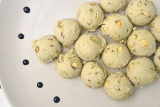 Семифреддо с фисташками и бальзамическим кремом