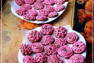 Шоколадное курабье с нежным кремом и морскими камешками