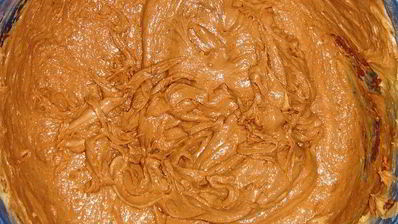 шоколадное курабье с нежным кремом и морскими камешками