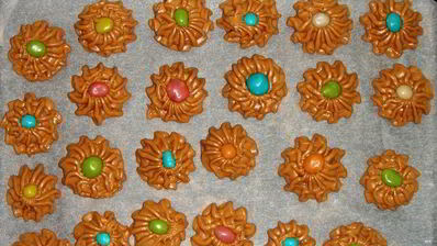 шоколадное курабье с нежным кремом и морскими камешками