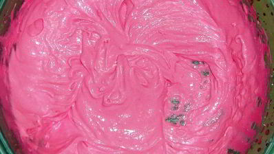 шоколадное курабье с нежным кремом и морскими камешками