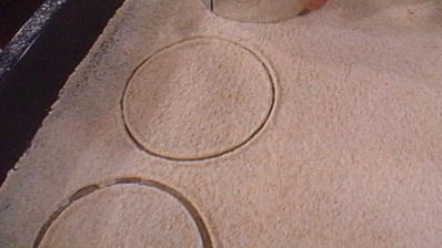 вишневый мильфей с творжно-сливочным кремом и карамельным крокантом