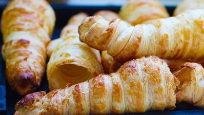 закусочные трубочки с кремом из копченого лосося