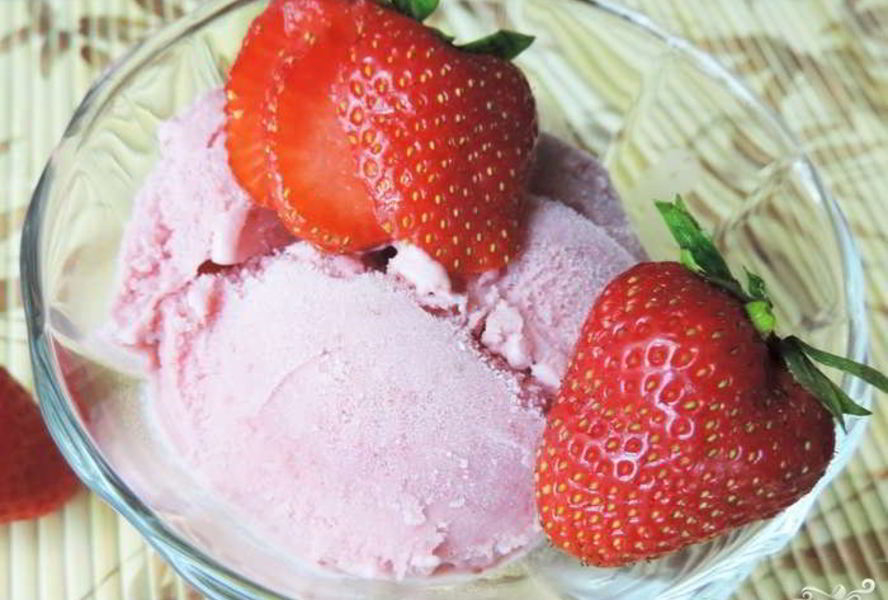 Домашнее клубничное мороженое