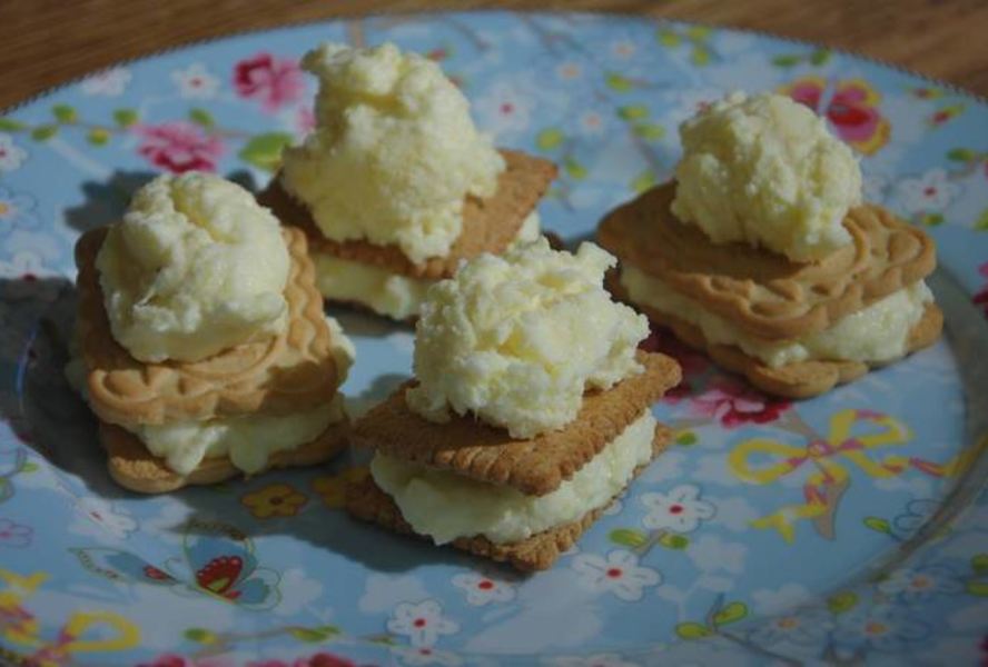 Йогуртовое мороженое с ананасом