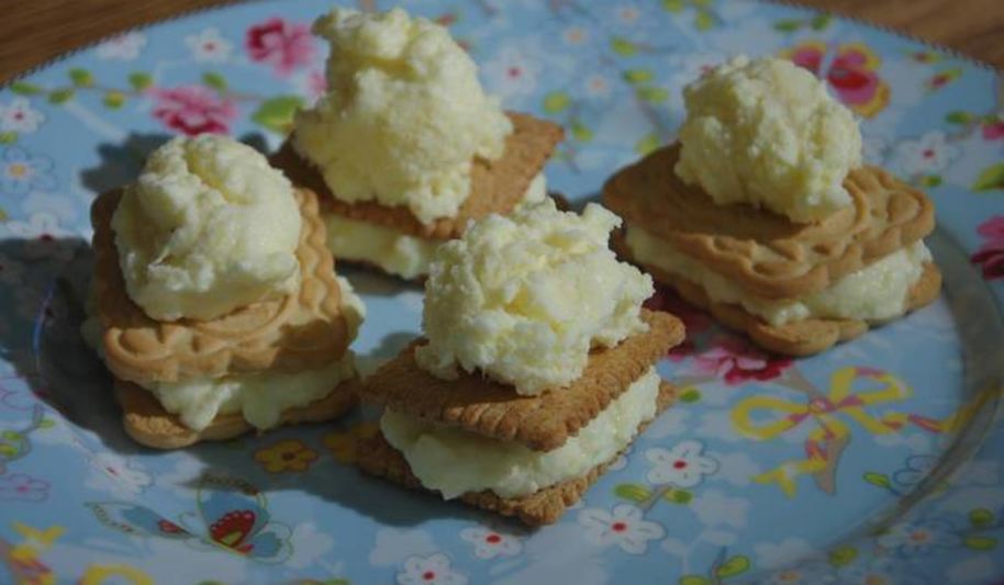 Рецепт йогуртового мороженого с ананасом