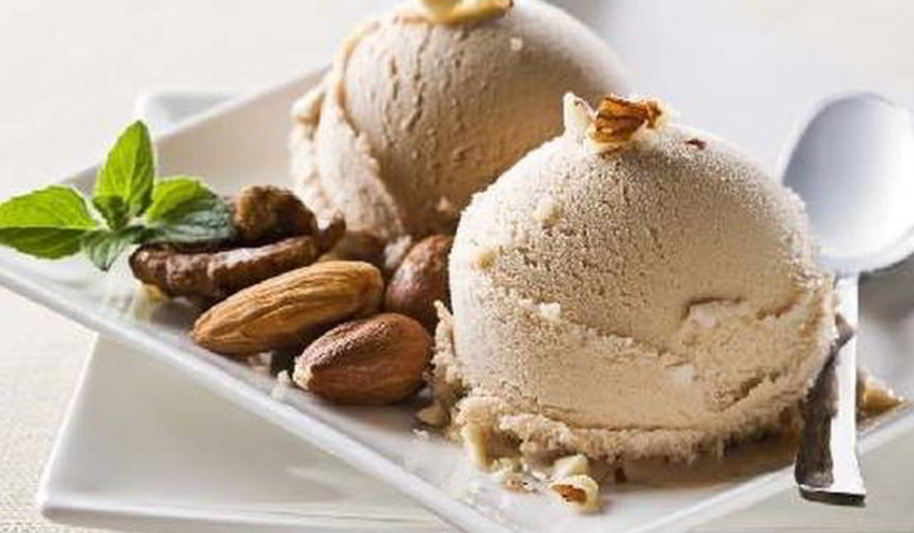 Рецепт мороженого с орехами во фритюре