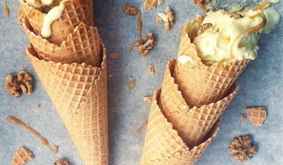 Рецепт сливочного мороженого с соленой карамелью