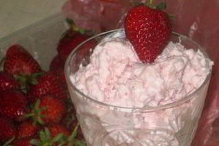 Творожно-клубничное мороженое