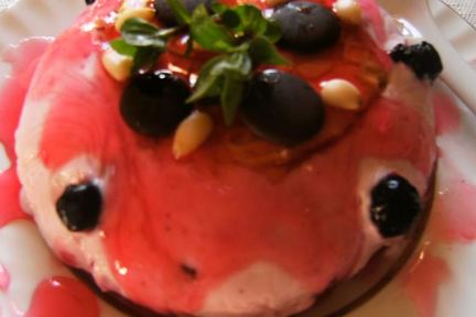 Творожно-ягодное мороженое