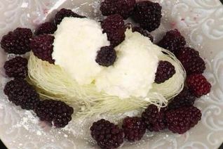 Жареное мороженое с фунчозой