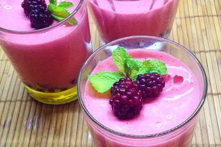 Мусс из брусники и ежевики