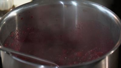 рулет с муссом из трески и брусничным соусом