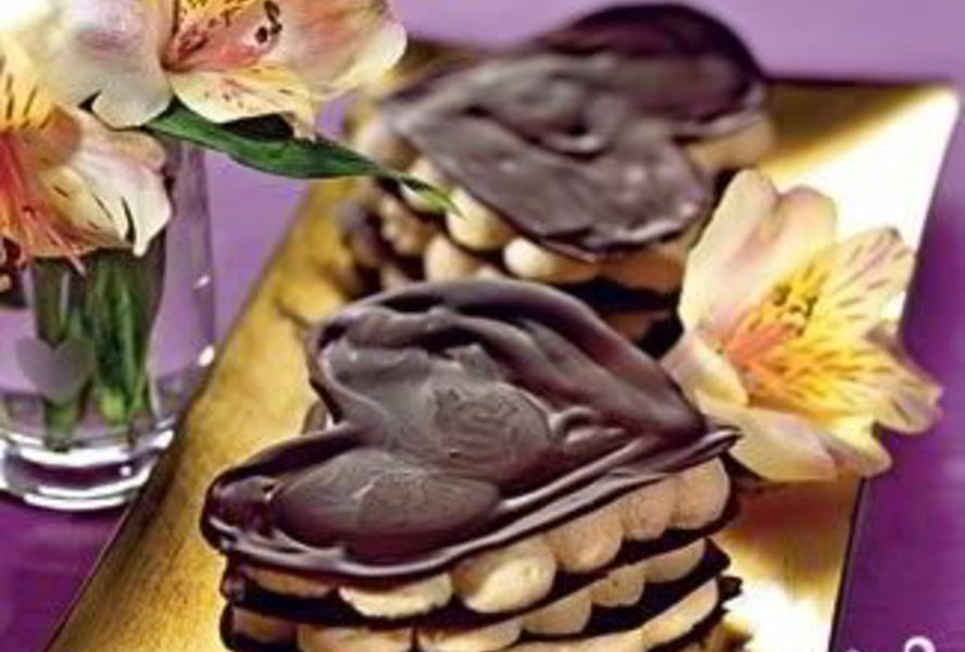 Шоколадные сердечки со сливочным муссом