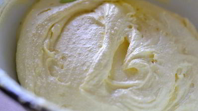 творожный торт-мусс с ягодами в белом шоколаде