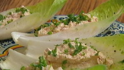 закуска из цикория с куриным муссом и тархуном