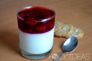 Панна-котта с вишней