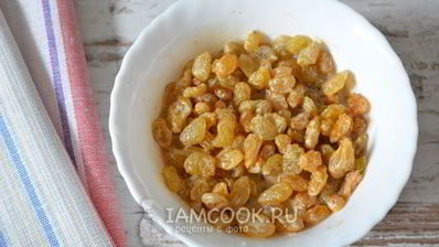 кулич с миндалем и лимонной цедрой