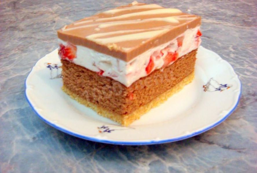 Пляцок Клубника в шоколаде с йогуртом