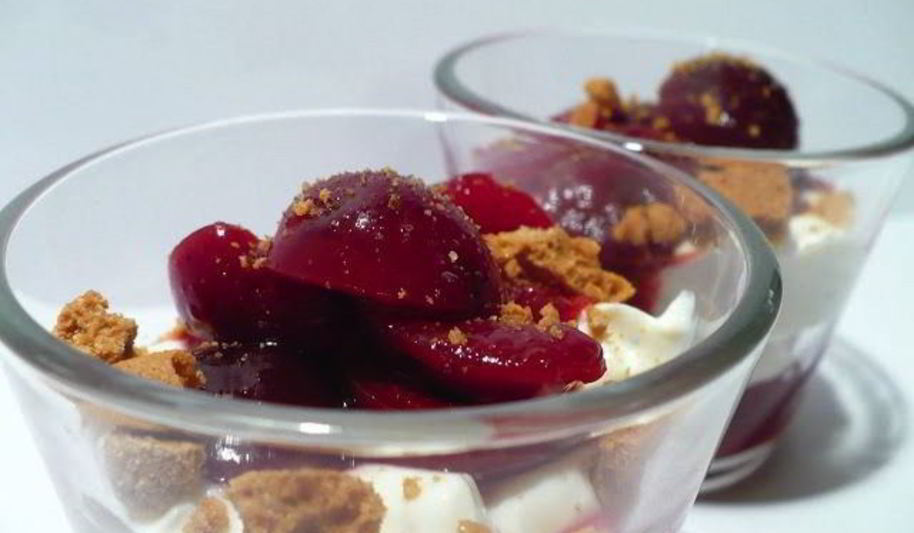 Рецепт сливочного десерта из маскарпоне с вишнями-амаретто