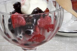 Сметанное суфле с ягодами