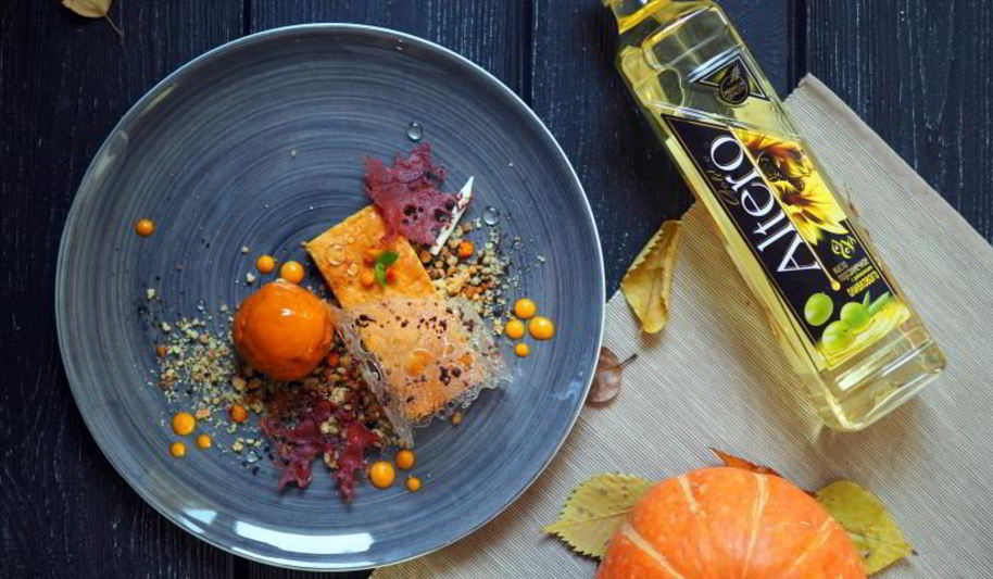 Рецепт суфле из тыквы, медовый крамбл, облепиховые сорбет и ганаш