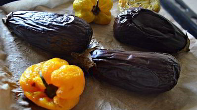 суфле из запеченного баклажана с перцем и отрубями