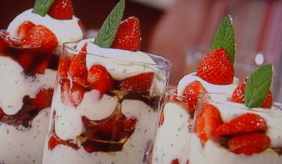 Рецепт базиликового тирамису с клубникой