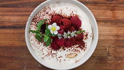 быстрый тирамису с малиной и мятой