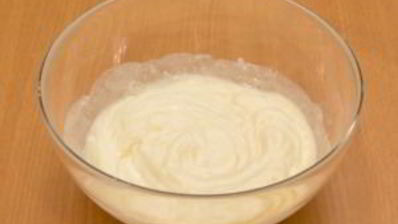 порционное тирамису с вишней и шоколадом