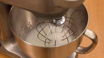 порционное тирамису с вишней и шоколадом