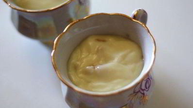 ванильный пудинг с изюмом