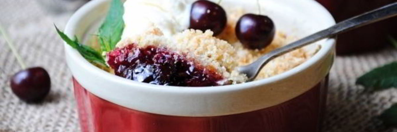 Вишневый крамбл