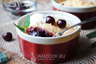 Вишневый крамбл