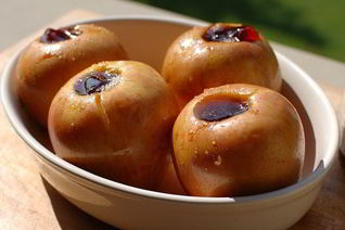 Запеченные яблоки с изюмом